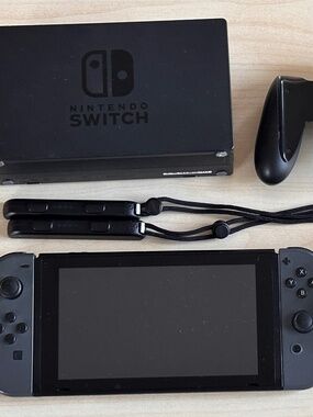 Nintendo Switch V1 Unpatched XAW1003 – Original Console + Accessories Bundle